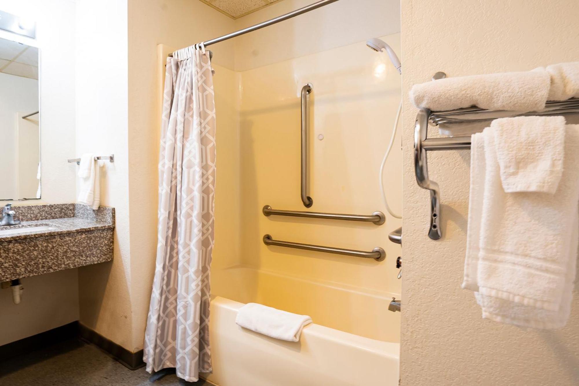 Oyo Hotel Redwood Falls Near Jackpot Casino Dış mekan fotoğraf